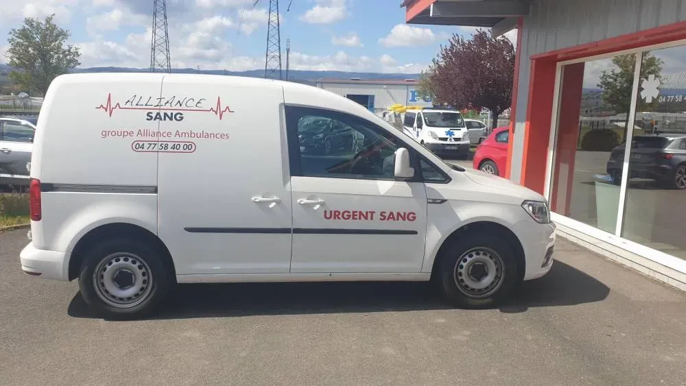 Véhicule transport sang